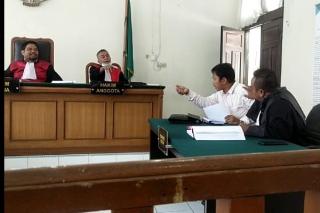 Majelis Hakim Berulangkali Menegur Terdakwa  ASL Saat Sidang di PN Pekanbaru